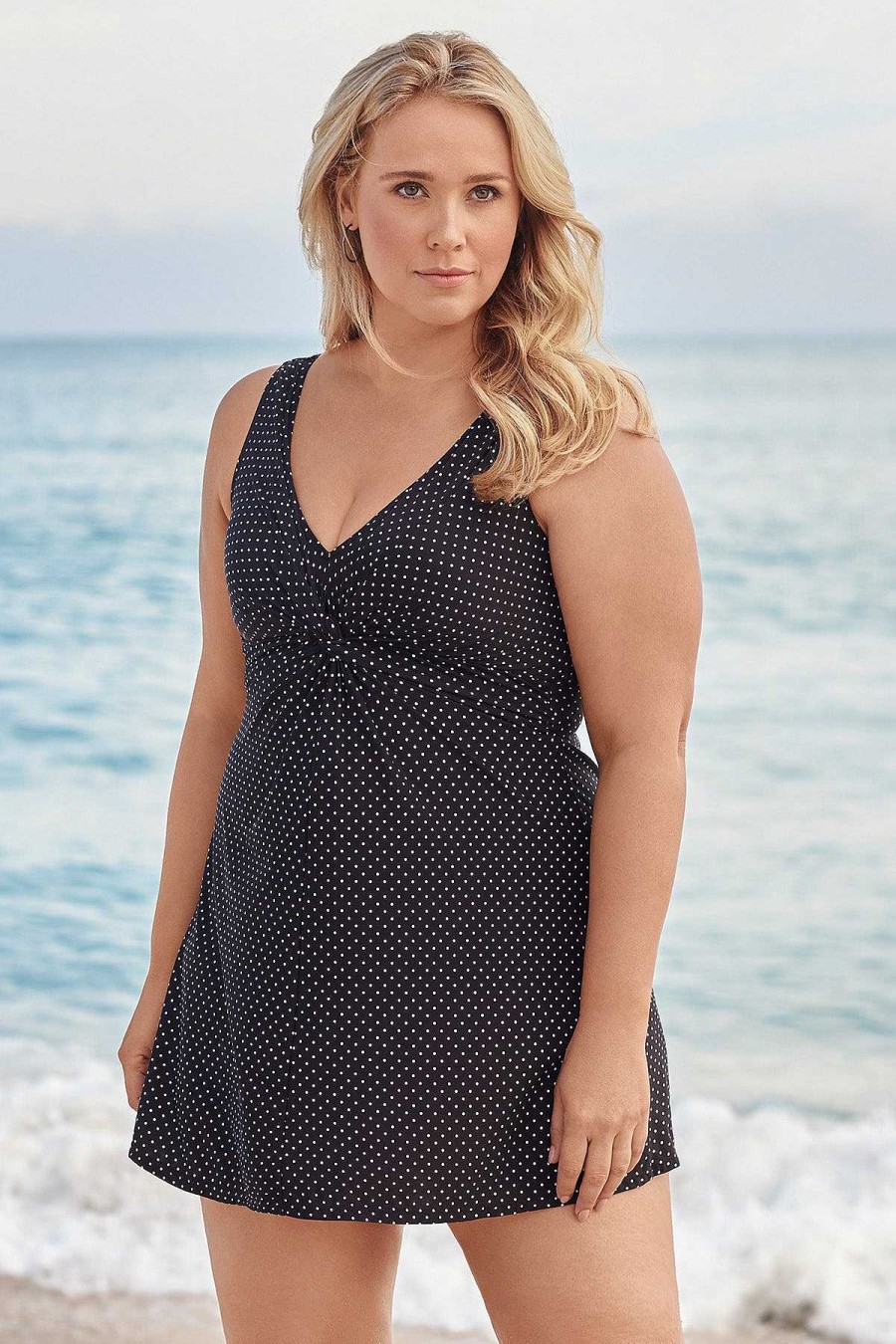 Miraclesuit Plus Size Pin Point Marais One Piece Swim Dress Black/White Best